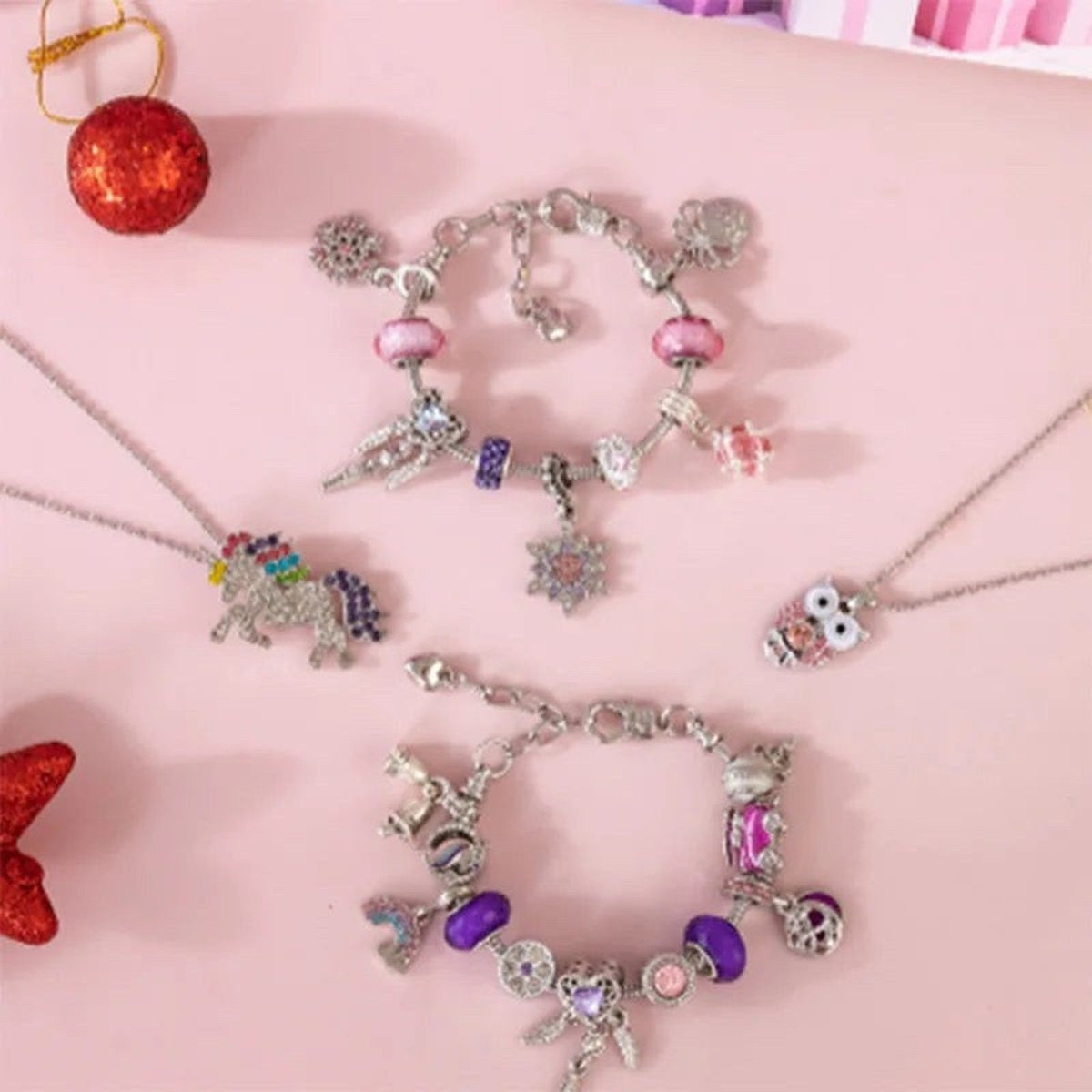 Calendrier de l'Avent Bijoux 2026 – 24 charms et bracelet